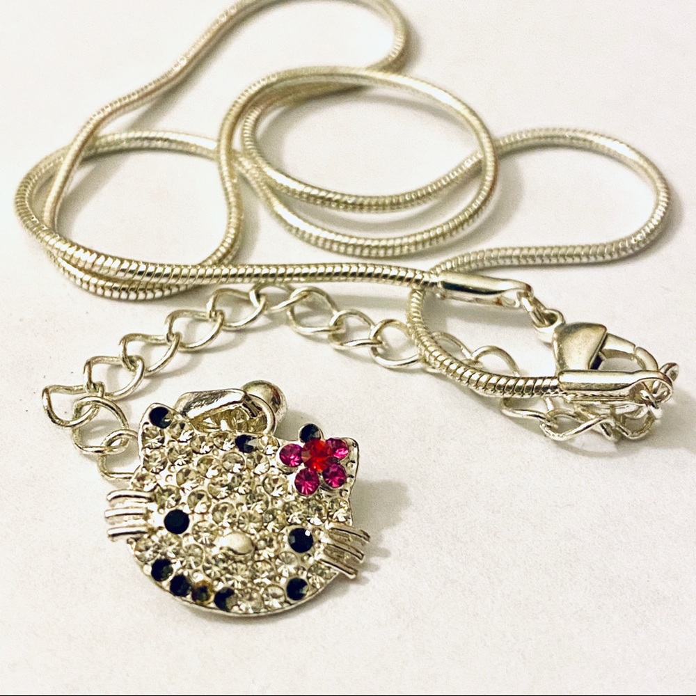 Silver hello Kitty necklace